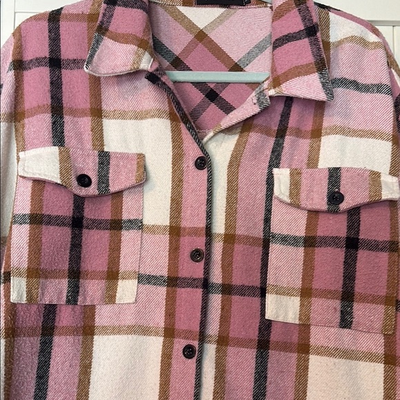 Amazon Pink and White Utility Jacket for Versatile Style - Picture 2 of 4